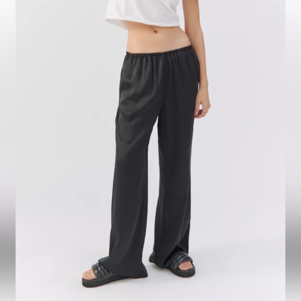 URBAN OUTFITTERS | M | Jenna SATIN pants